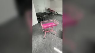 Kereta Bayi Merah Muda