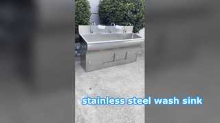 Sekolah laboratorium rumah sakit menggunakan wastafel stainless steel